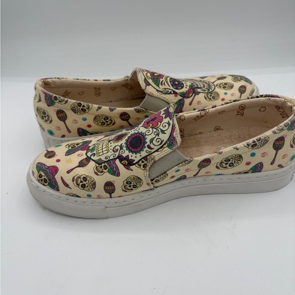 Gabby Skull Slip on Shoes Size 39 or 8 1/2 - Picture 6 of 6